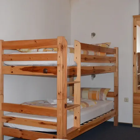 Am Zechengrund Pensión 3*